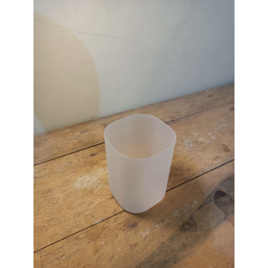 

Tempat Pensil Minimalis