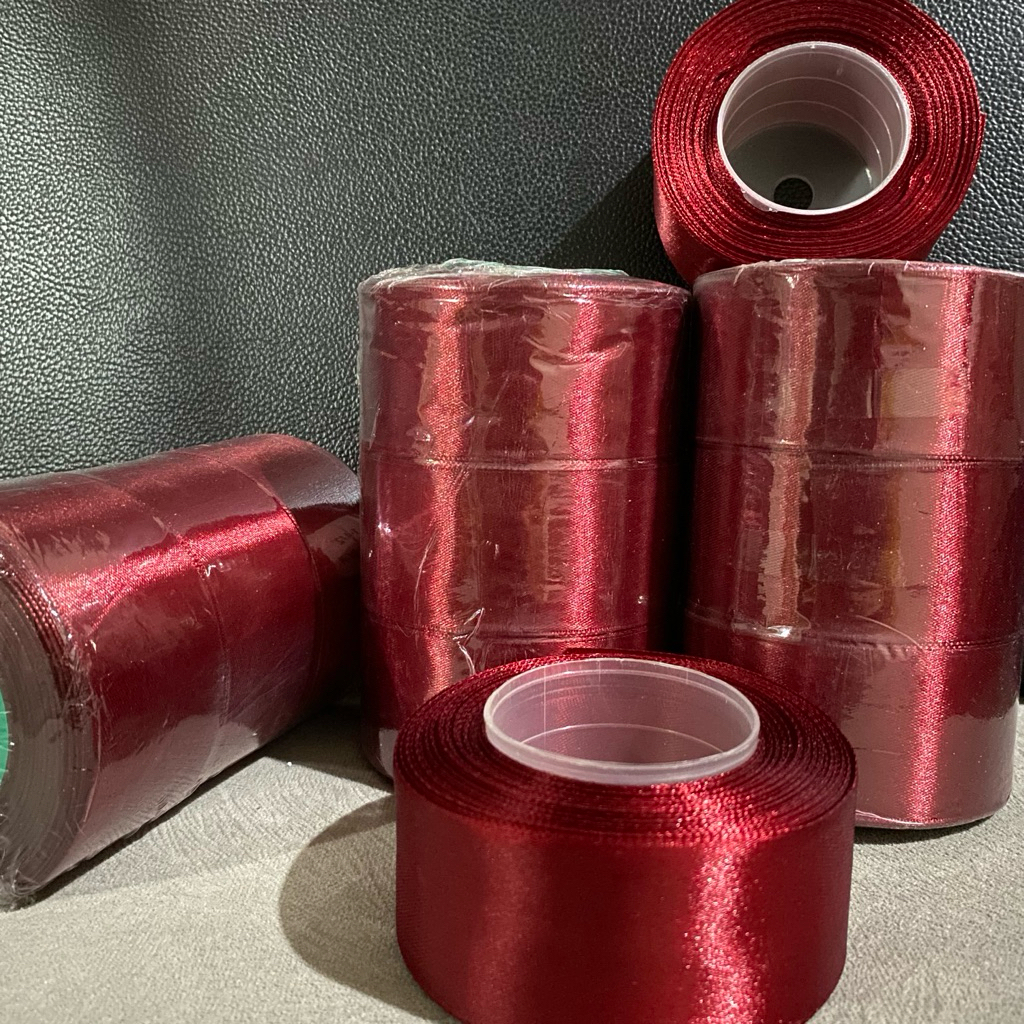 

Pita Satin Maroon 1 roll 4cm / Pita Buket / Round Bouquet