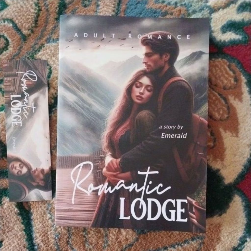 Novel Romantic Lodge by Emerald