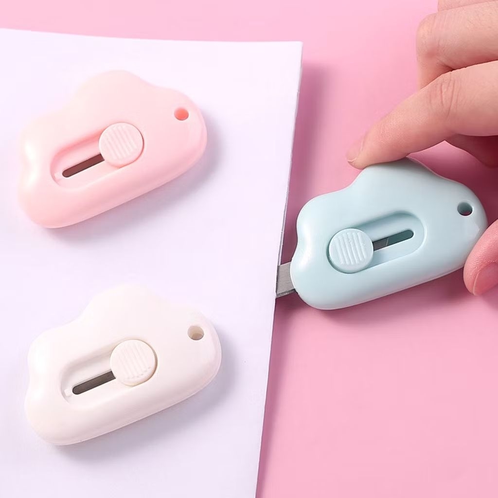 

Cutter Mini / Cutter Mini / Cutter Mini Bentuk Awan / Pisau Pemotong Mini Lucu / Travel Cutter
