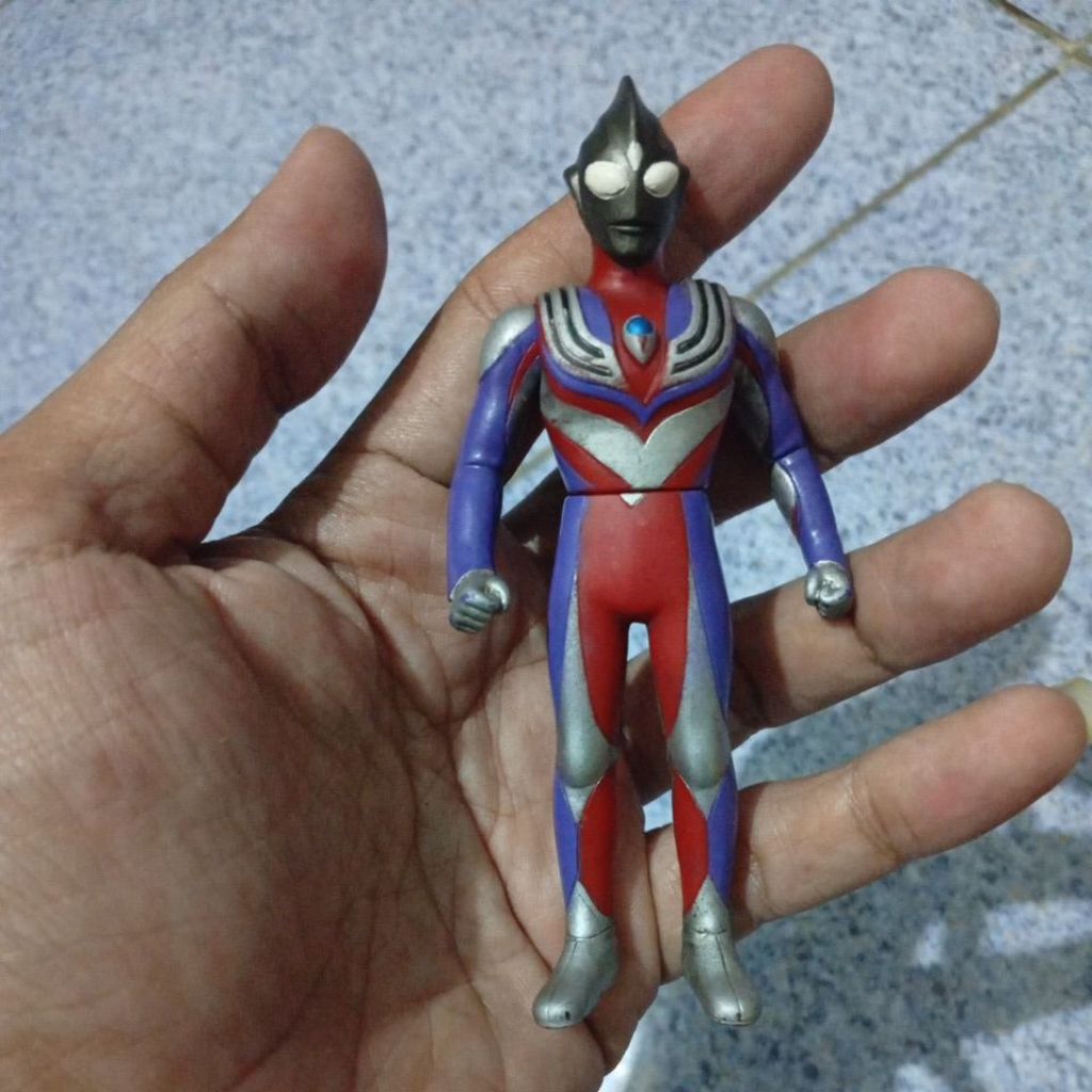 Figure Ultraman Tiga 2001 Sofubi ±10cm UHS Vinyl