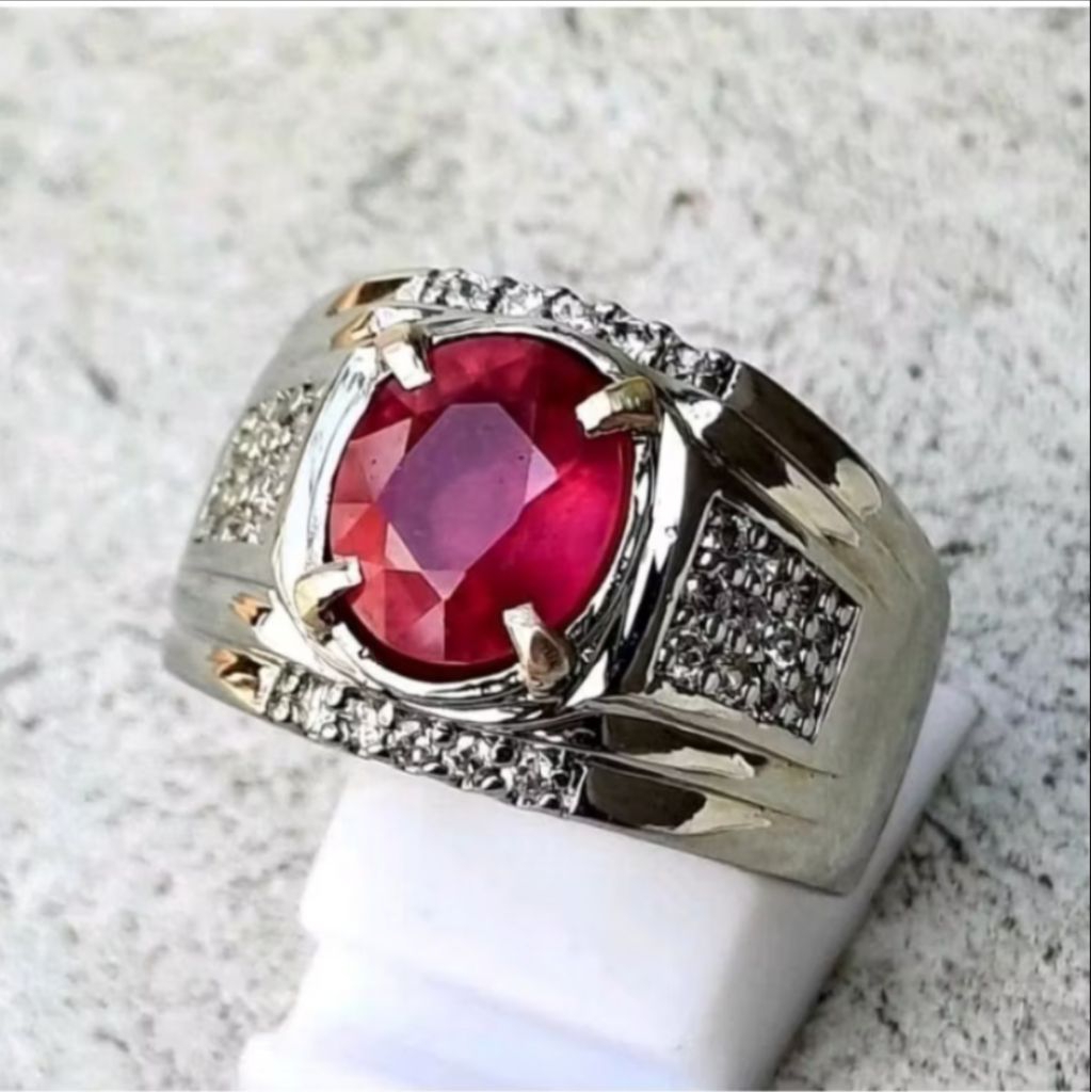 Batu ruby Madagaskar