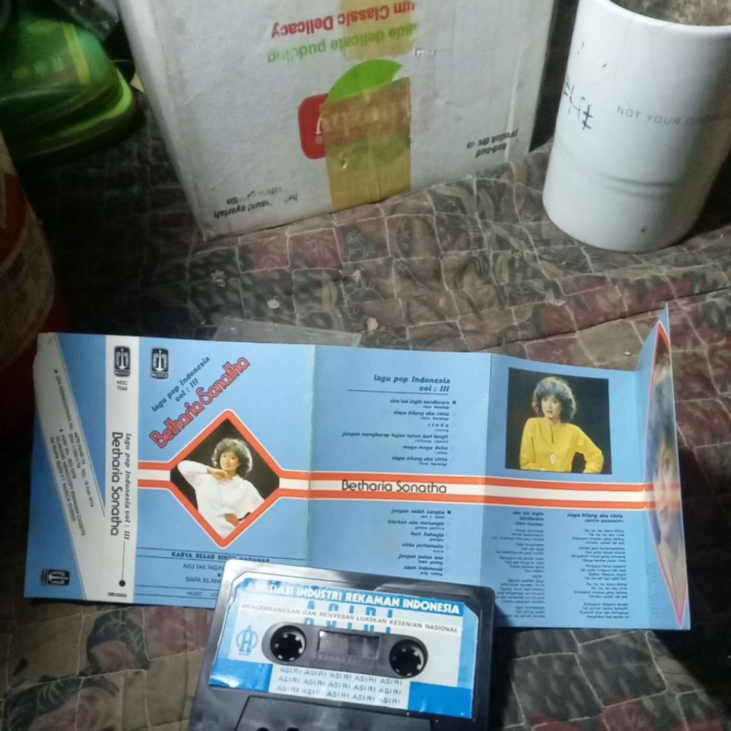 ALBUM POP  INDO VOL 3  BETHARIA SONATHA