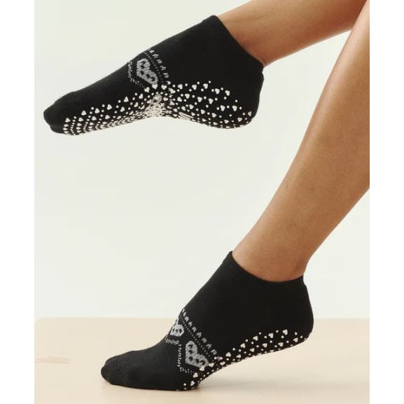 MoveActive Classic Low Rise Grip Socks - Alpine Heart Midnight | Kaos Kaki Pilates | Kaos Kaki Yoga 