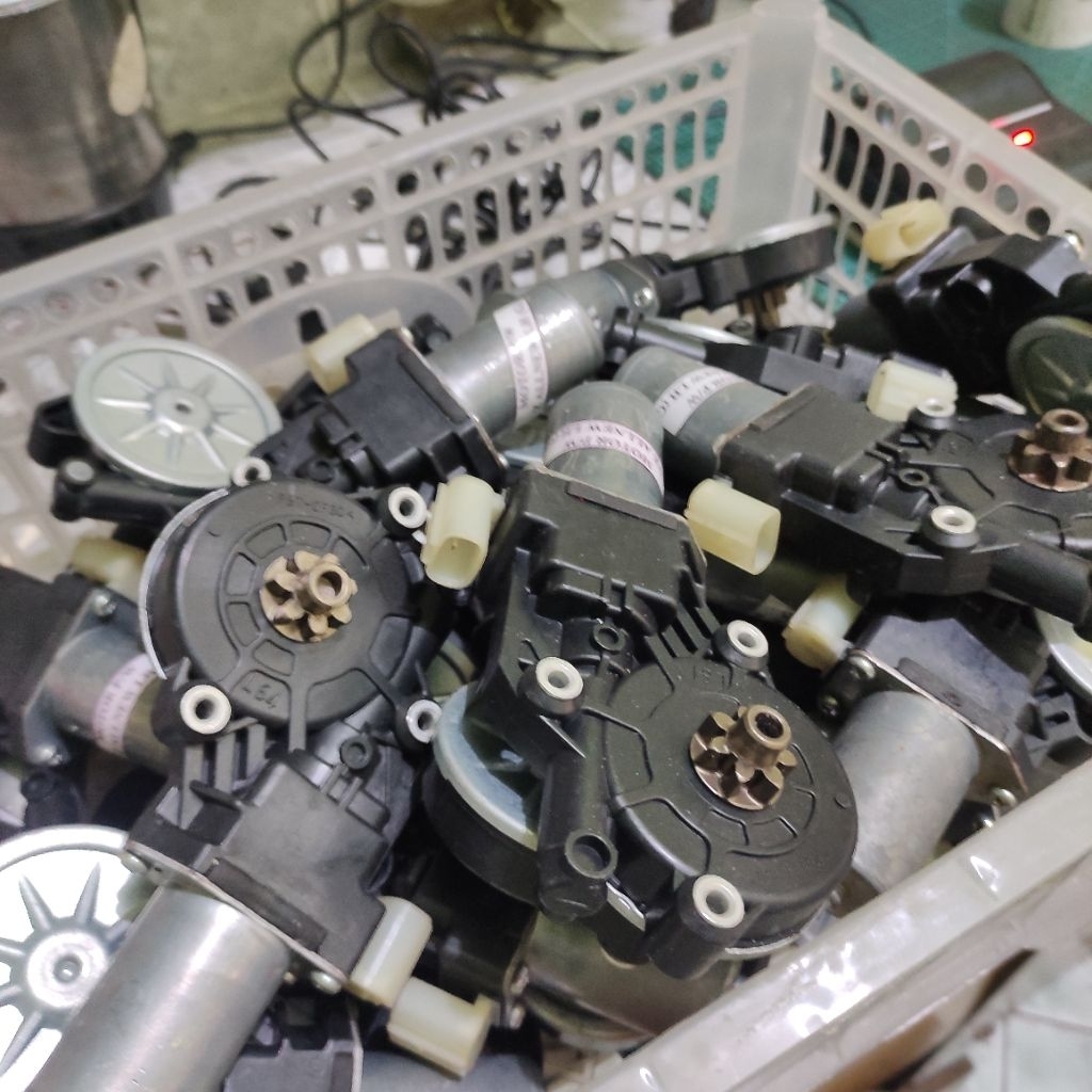 KONDISI BARU DINAMO DC MOTOR GEARBOX 12VDC 110RPM TORSI KUAT GEAR MOTOR DC 12V