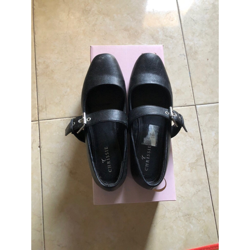 sepatu chrissie