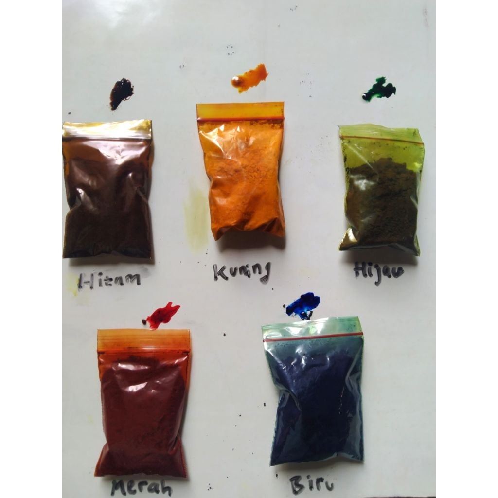 

30 gram Gincu pewarna pigmen khusus untuk bahan Minyak