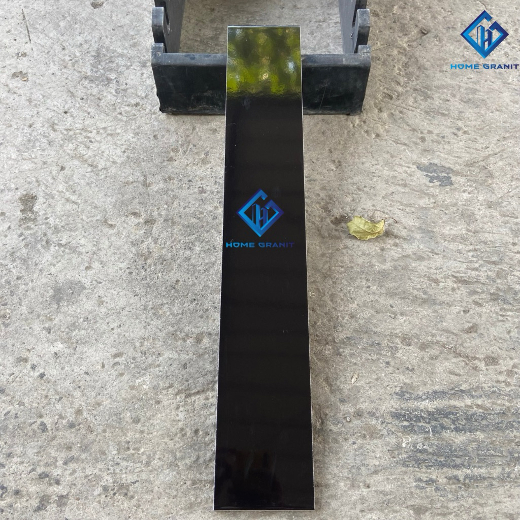 List Plint Keramik Hitam Polos 10x60