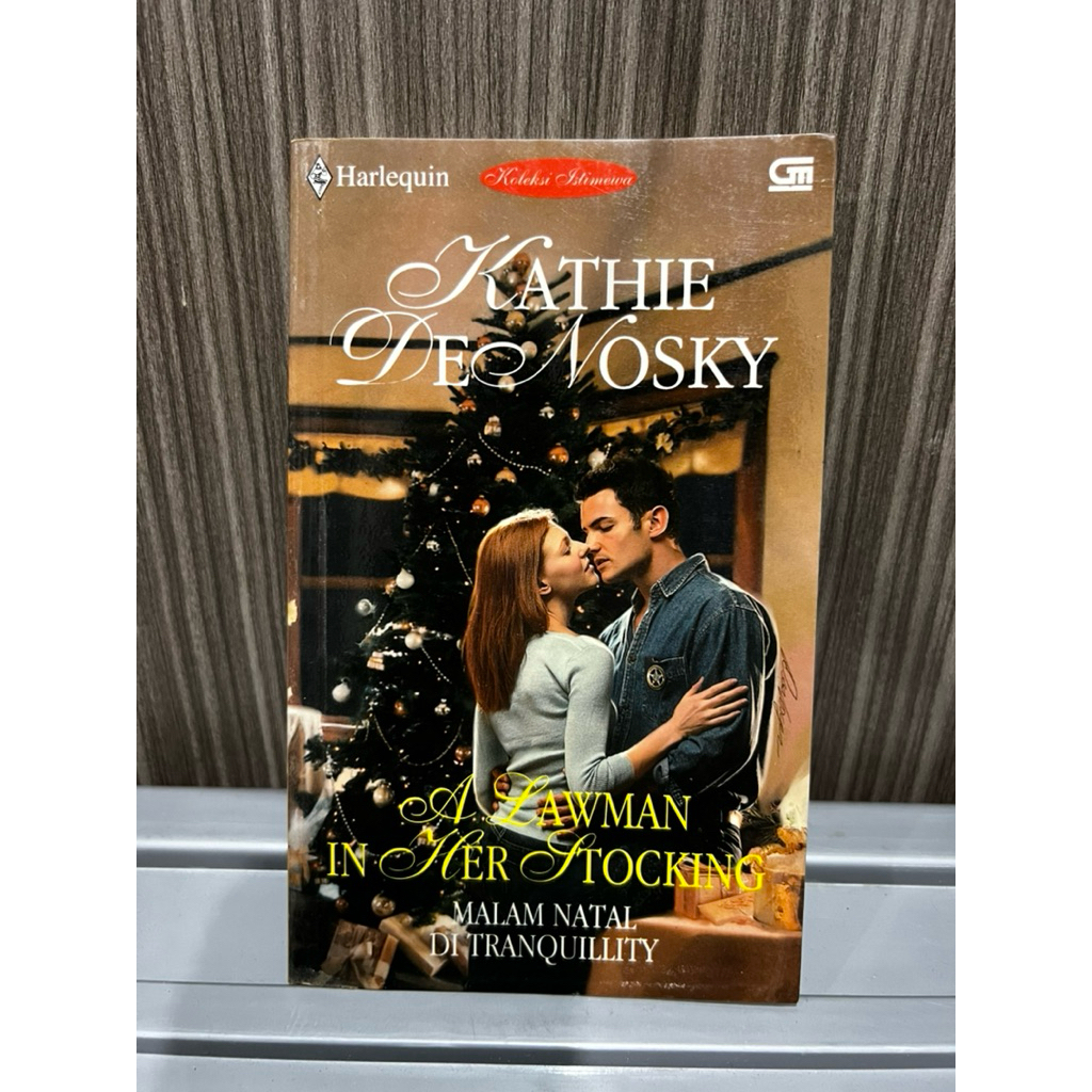 Novel Harlequin Original Bekas Romansa Dewasa (Preloved) - A Lawman in Her Stocking by Kathie De Nos