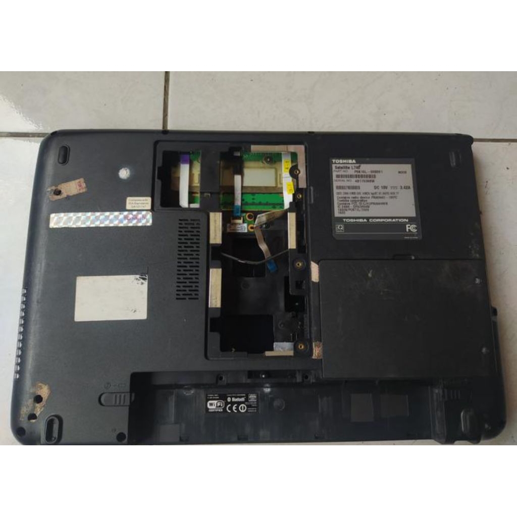 casing Toshiba L745