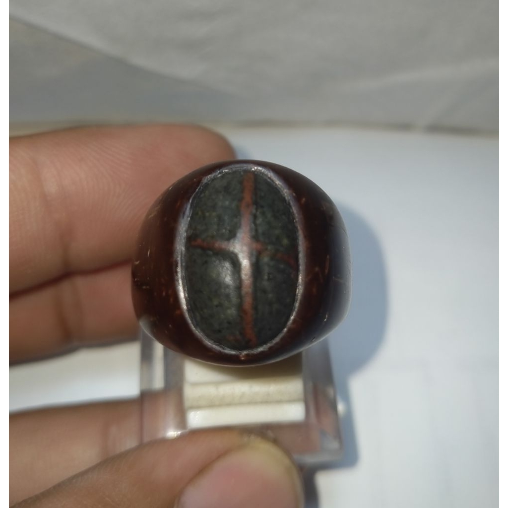 Batu tapak jalak badar besi