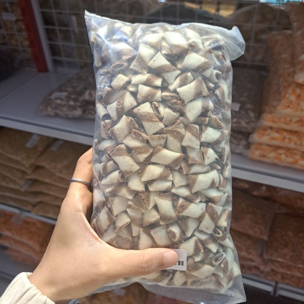 

Astor Pillow / Astor Bantal Aneka Rasa - coklat, strawberry, keju, pandan