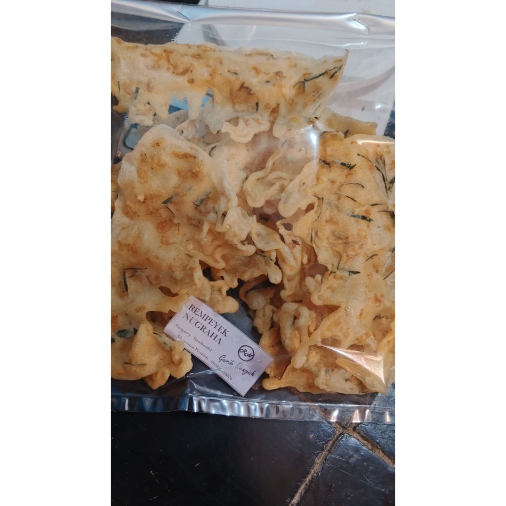 

Rempeyek ebi udang kecil krenyes