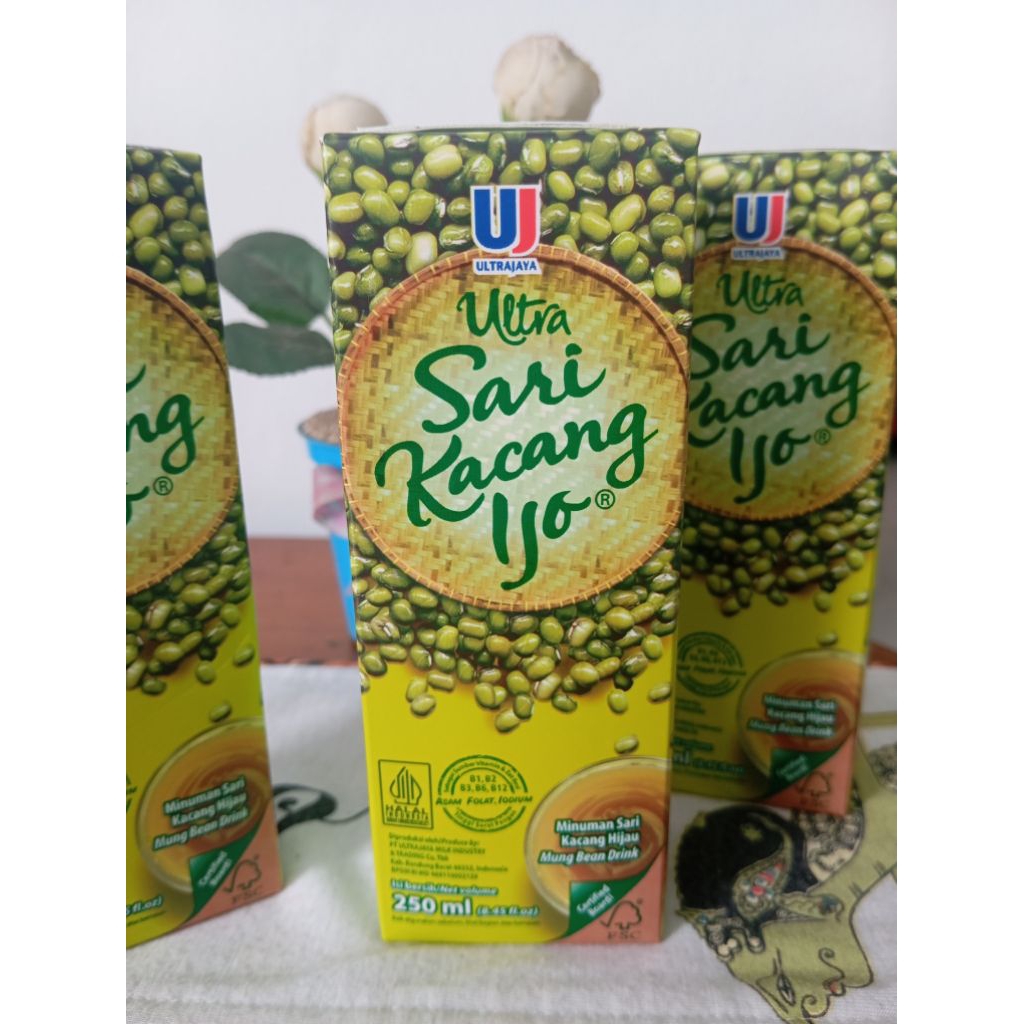 

Ultra Sari Kacang Ijo 250 ml - minuman sari kacang ijo