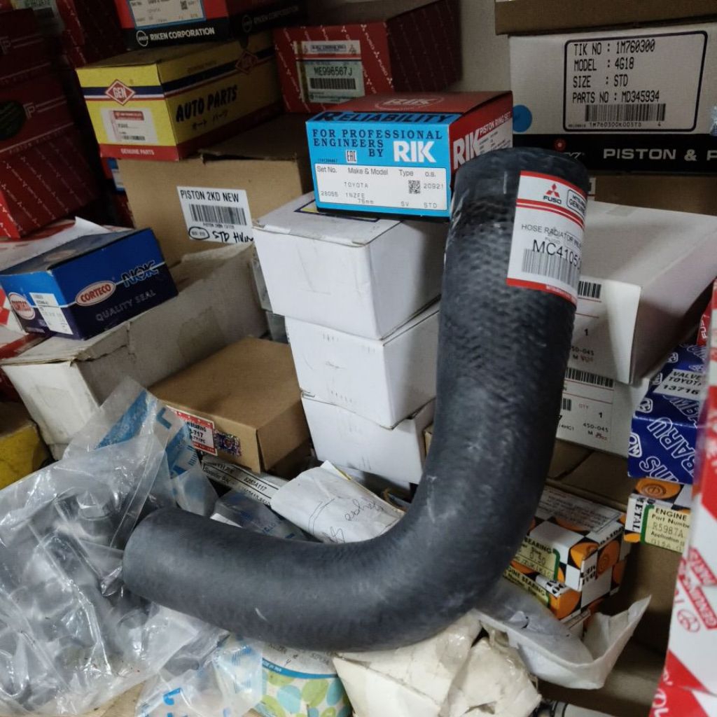 selang radiator atas Fuso ps190/ps220