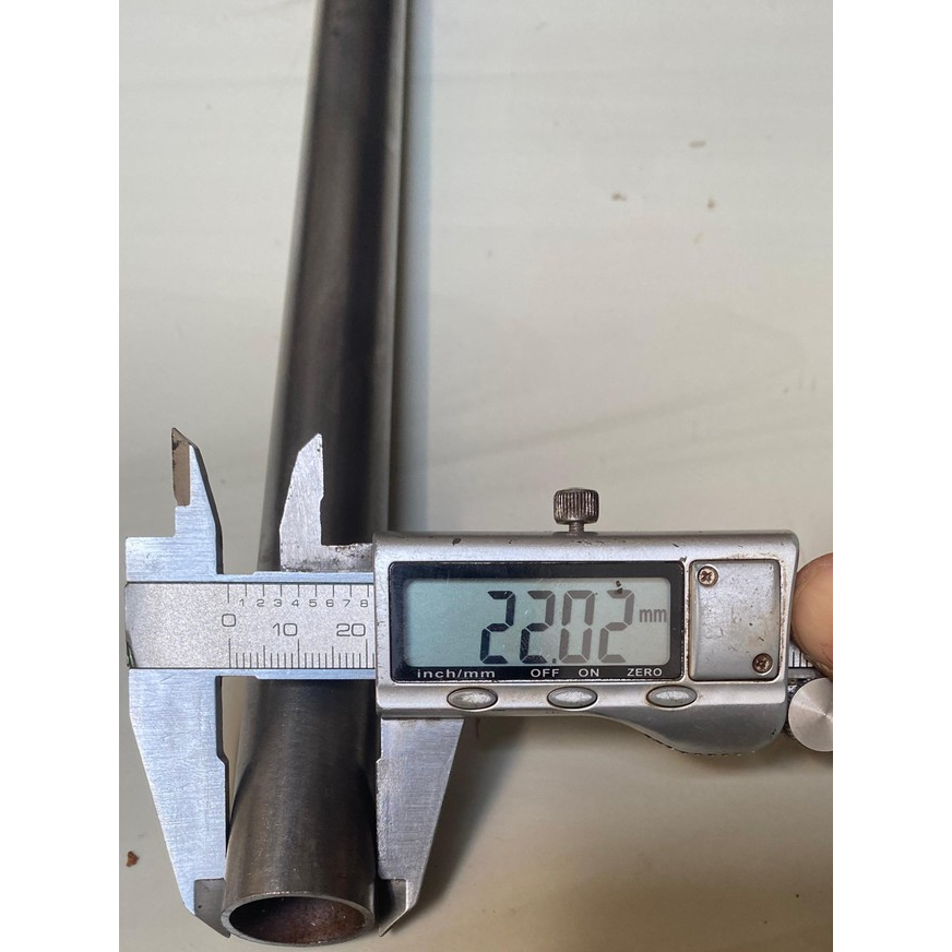 Pipa besi OD 22 mm ID 19 mm tebal 1,5 mm panjang 100 cm