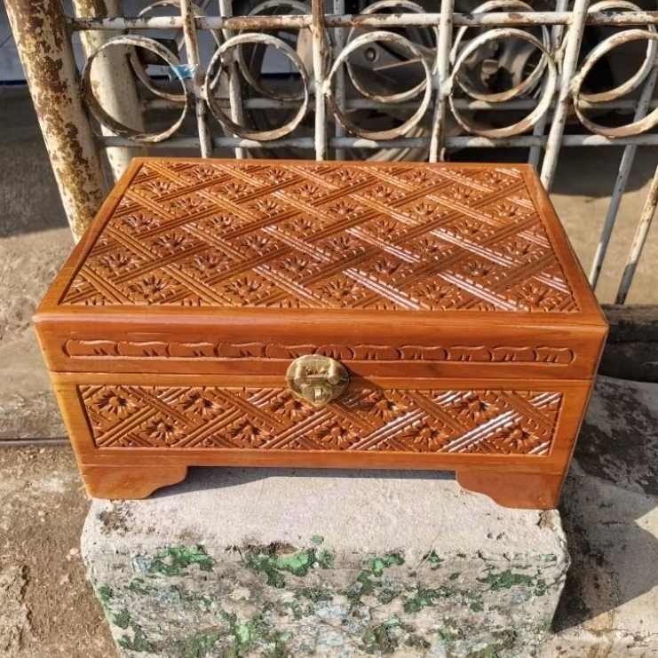 (COD) [30x20x14] Kotak Tempat Perhiasan Kayu Ukir Ukuran Jumbo Besar untuk tempat perhiasan, kain, e