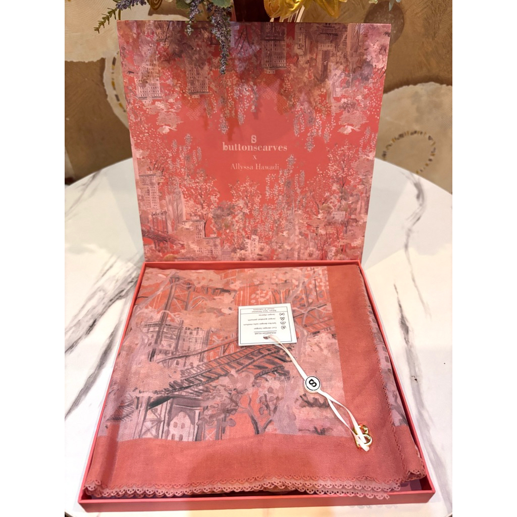 NEW YORK 3 NOMAD BUTTONSCARVES NEW