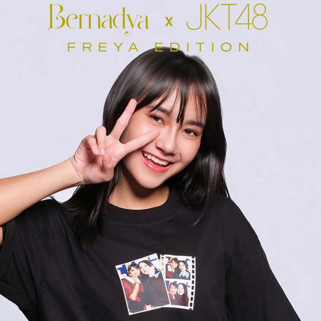 Kaos Bernadya x JKT48 Freya Tshirt Black