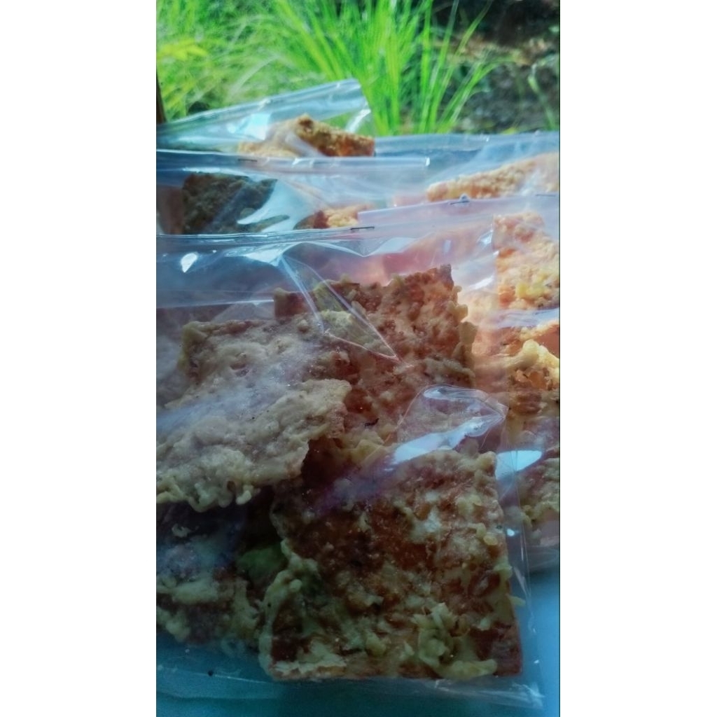 

100Gram KERIPIK TEMPE GURIH