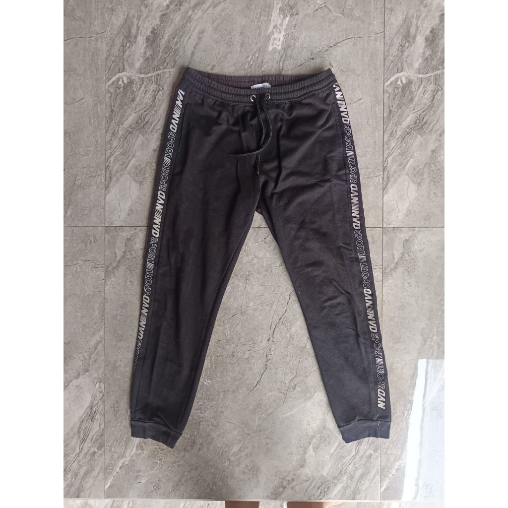 celana training nevada