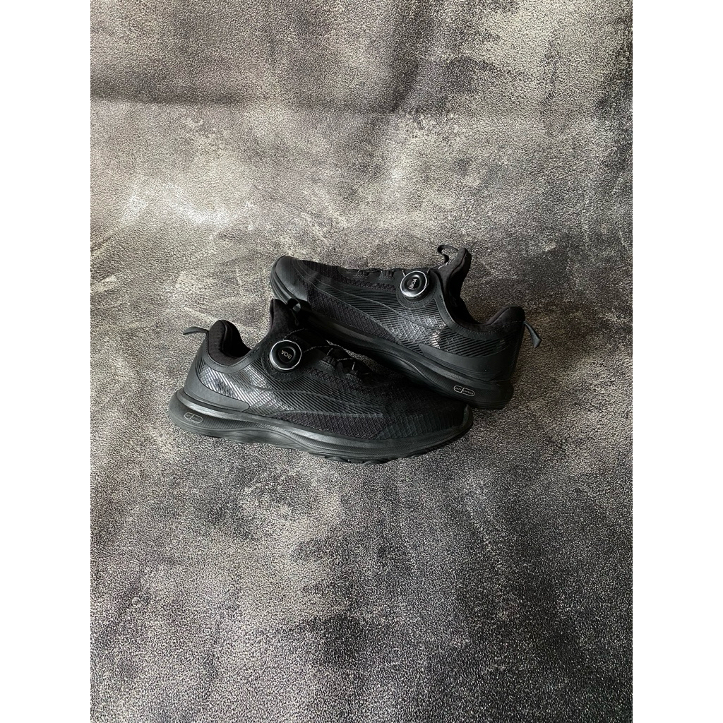 Sepatu sneakers Fila Boa size 42,5