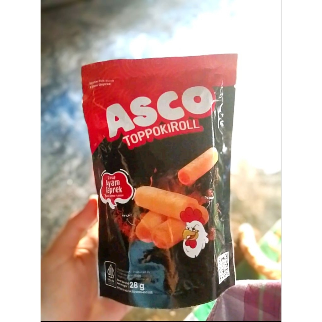 

Snack ASCO TOPPOKIRoll Rasa ayam geprek