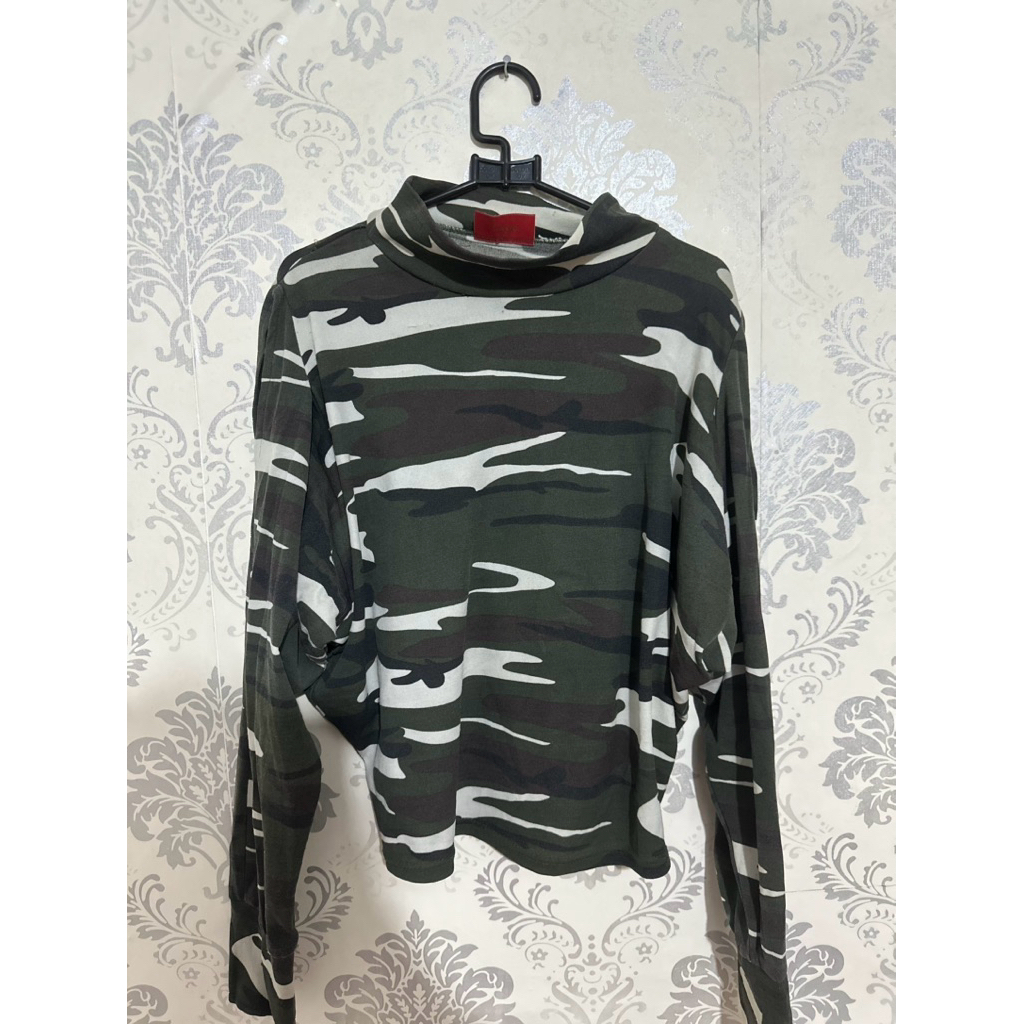 Preloved Crop Top Army