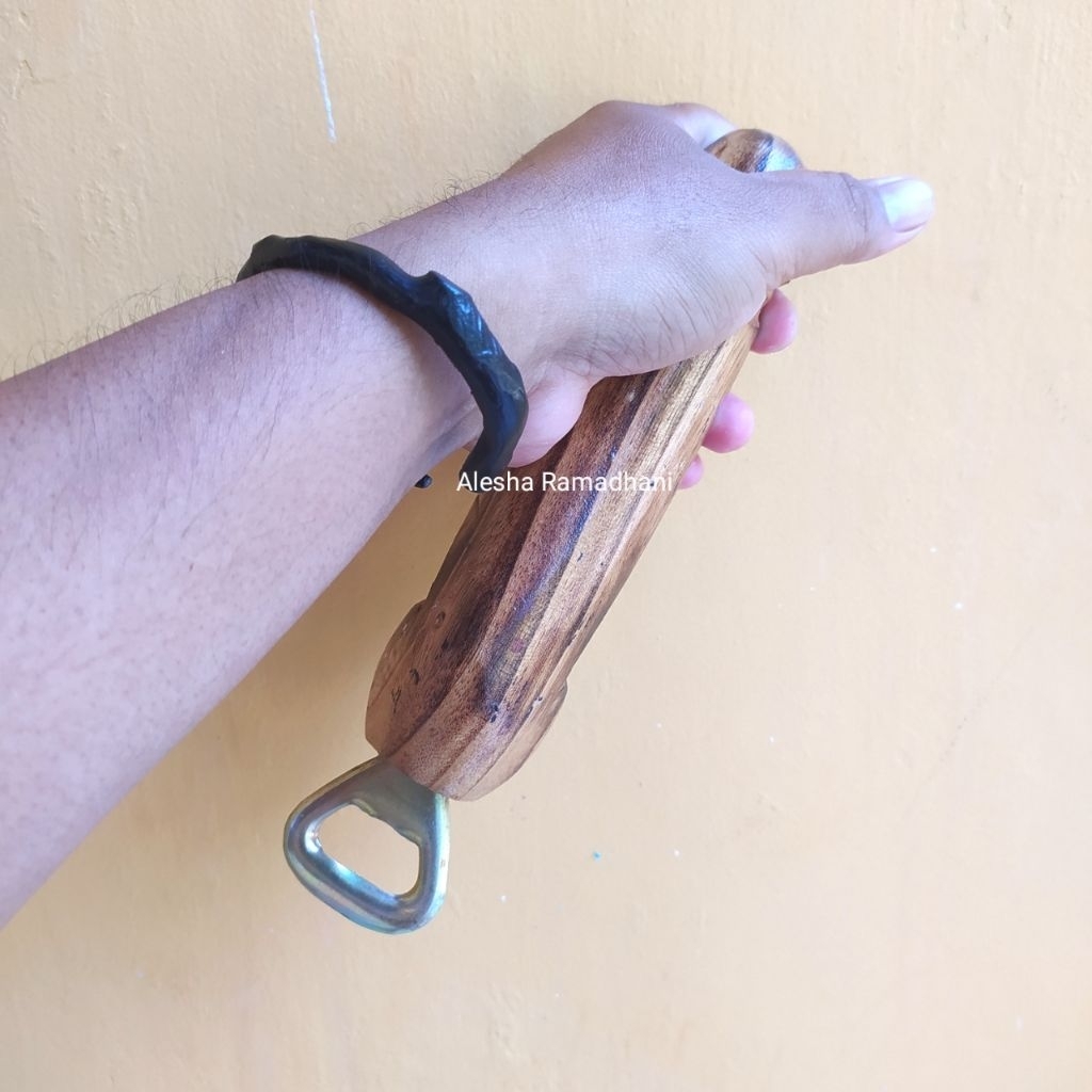 Pembuka Tutup Botol Unik Bali Bahan Kayu Size 20cm