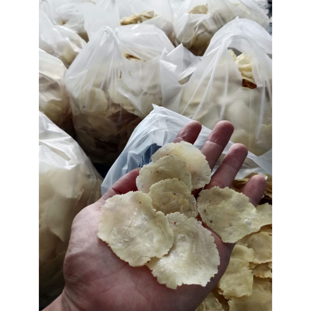 

Emping melinjo 1kg mentah ukuran 1&2 biji full kering asli terbuat dari biji melinjo