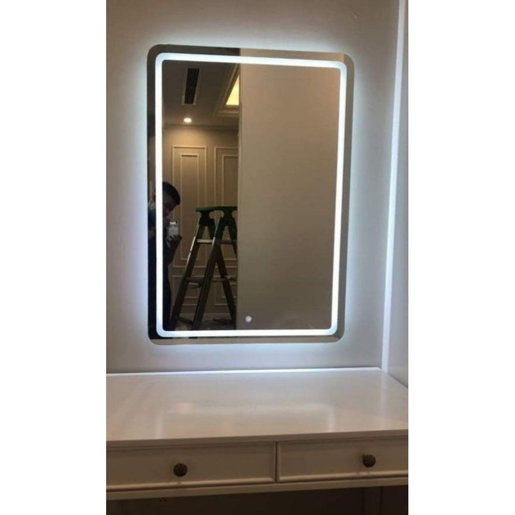 Kaca LED Touchscreen Smart Mirror