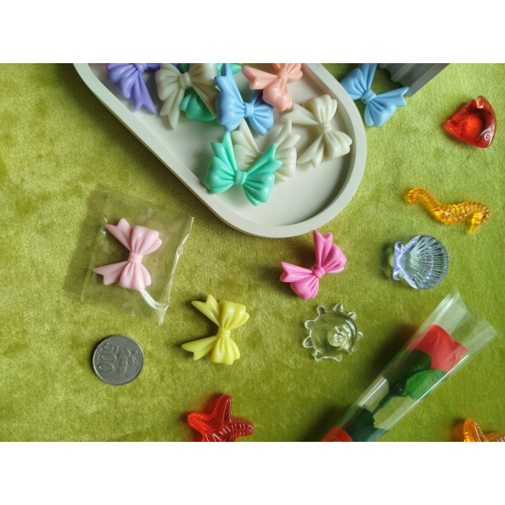 

1 pcs Manik Murah ( beli 2x dapat 3 pcs) Manik Pita Kado /Pita jurai