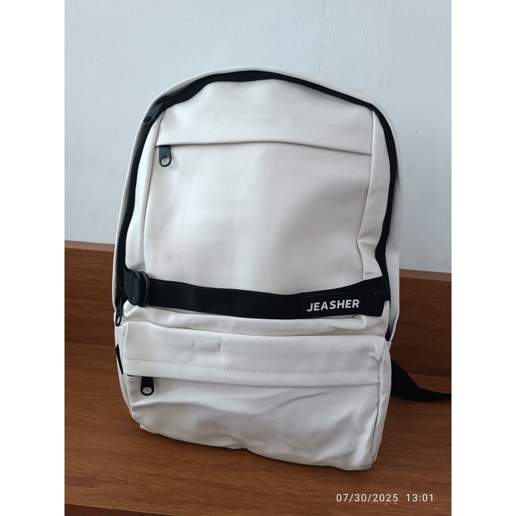 Tas ransel putih kulit