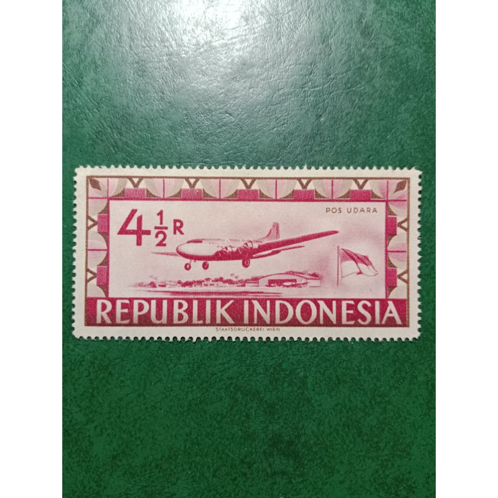 

Prangko Indonesia 4½ Rupiah Pos Udara tahun 1949 UN USED