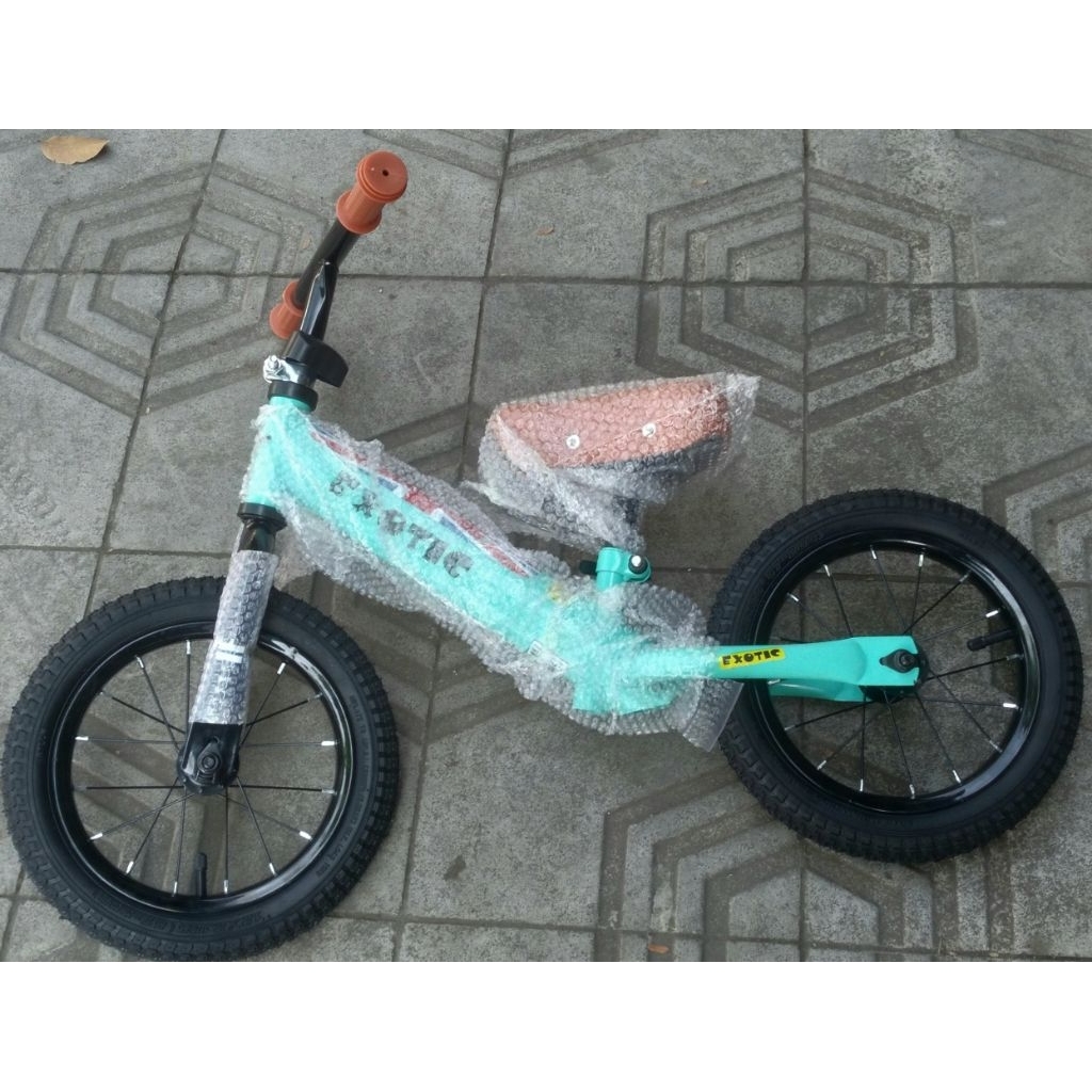 sepeda pushbike merk EXOTIC ban pompa