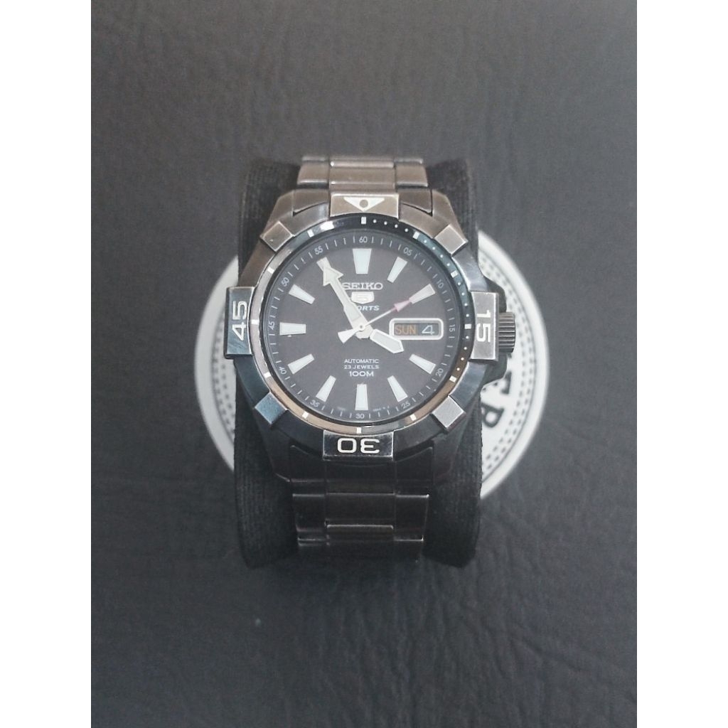 seiko 5 sport