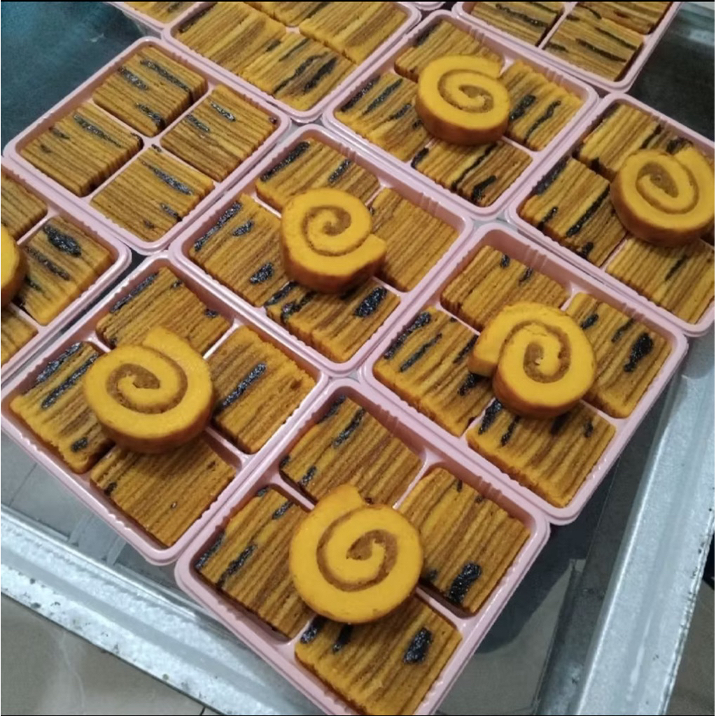 

lapis prunes &roll premium nanas