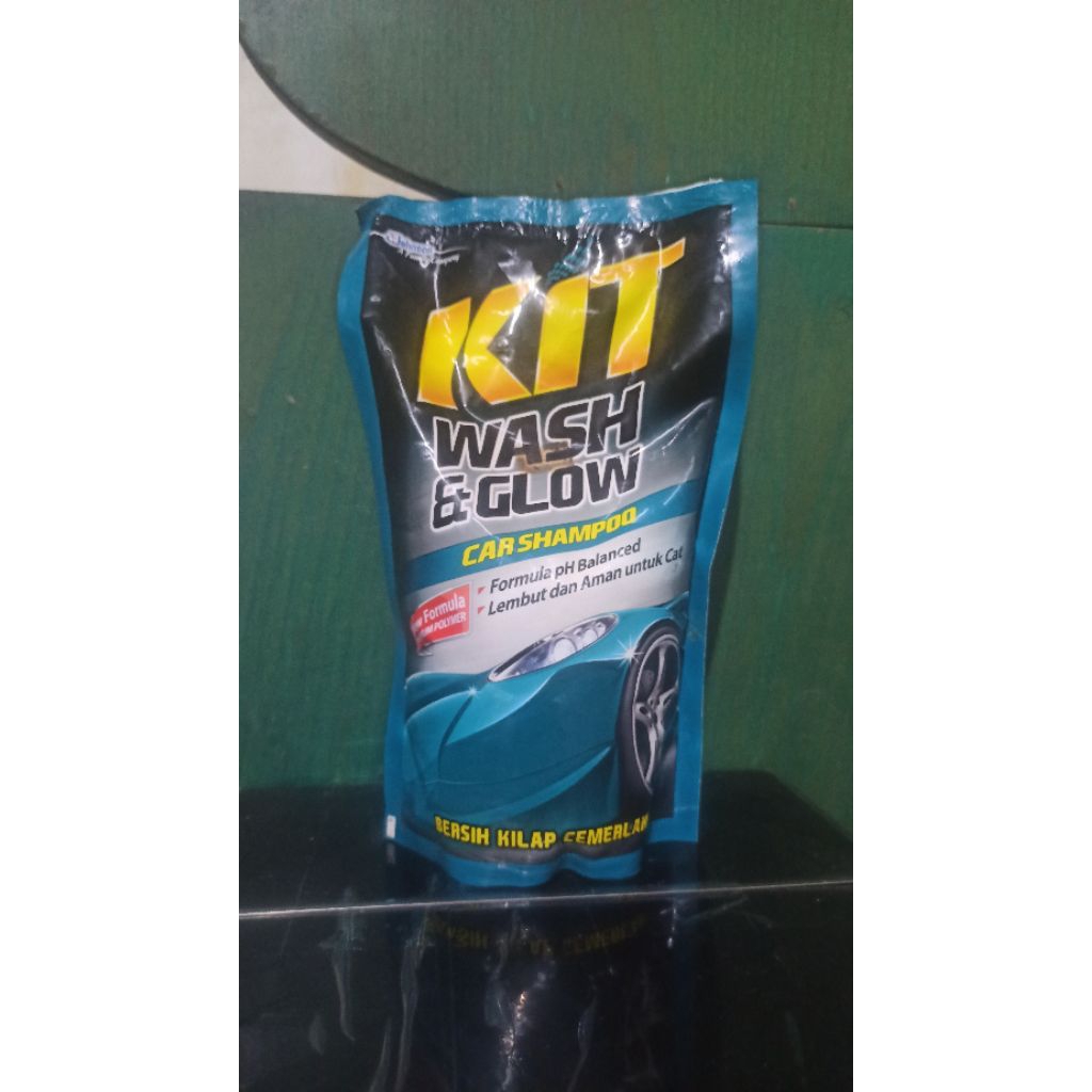 Kit Wash and Glow Pouch Refill 800ml Shampo Mobil Motor