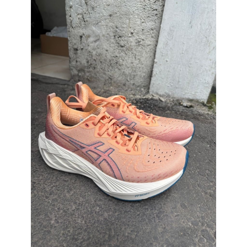 Asics Novablast 4 Women (NEW)