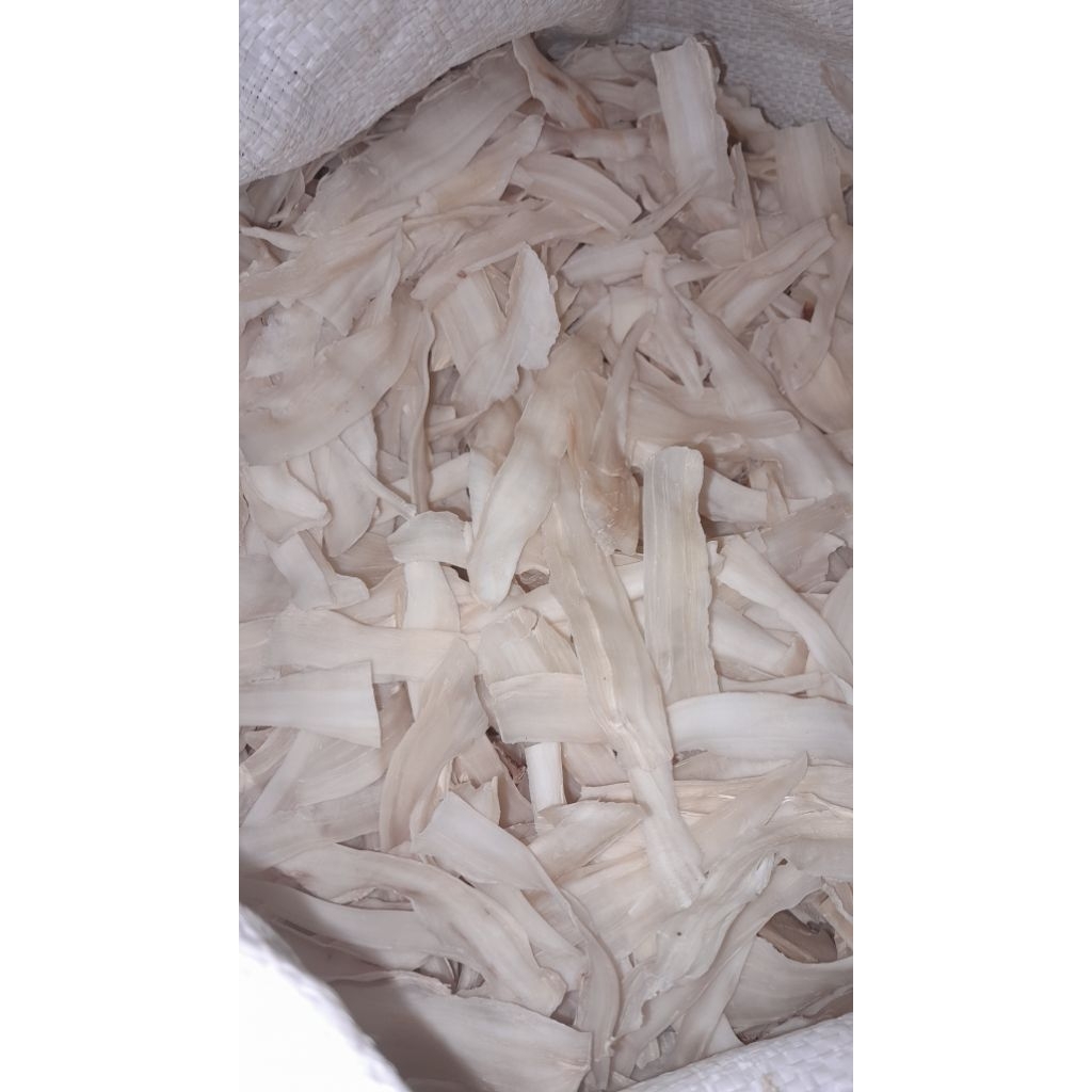 

Mangleng / Balung Kuwuk Mentah Singkong Khas Kebumen – Siap Goreng Gurih & Renyah