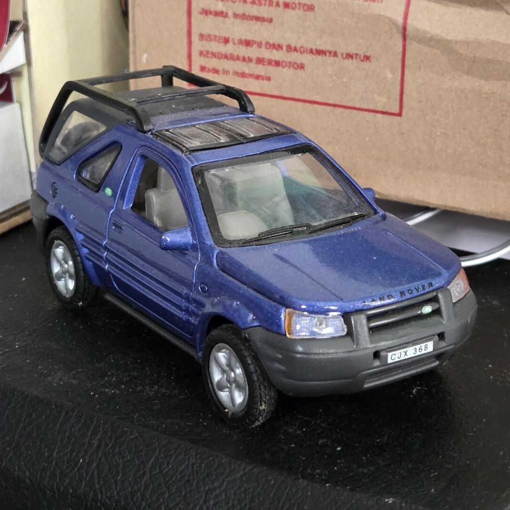 Diecast Saico Land Rover Freelander skala 1:32