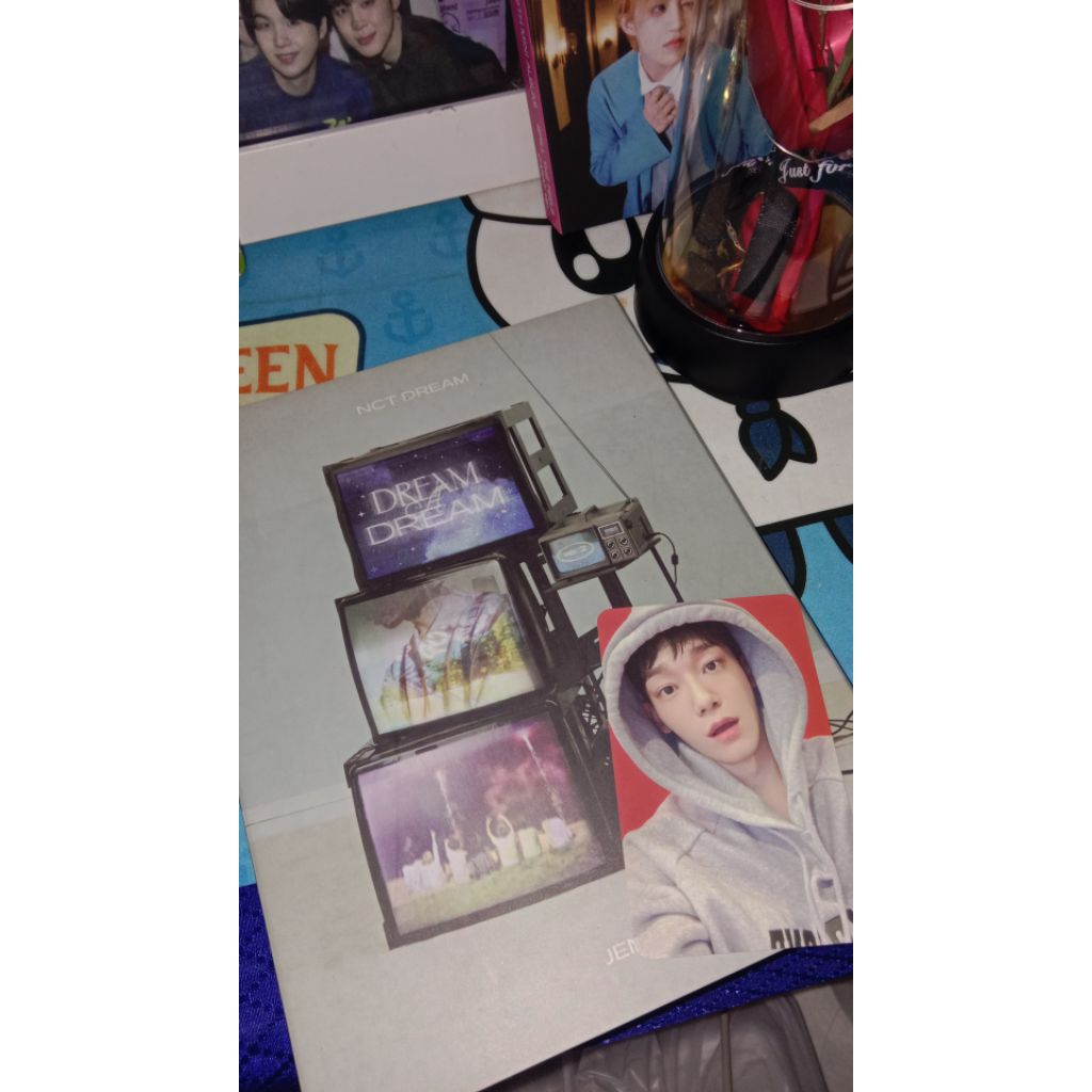 

day dream jeno with photocard chen sg (booked)