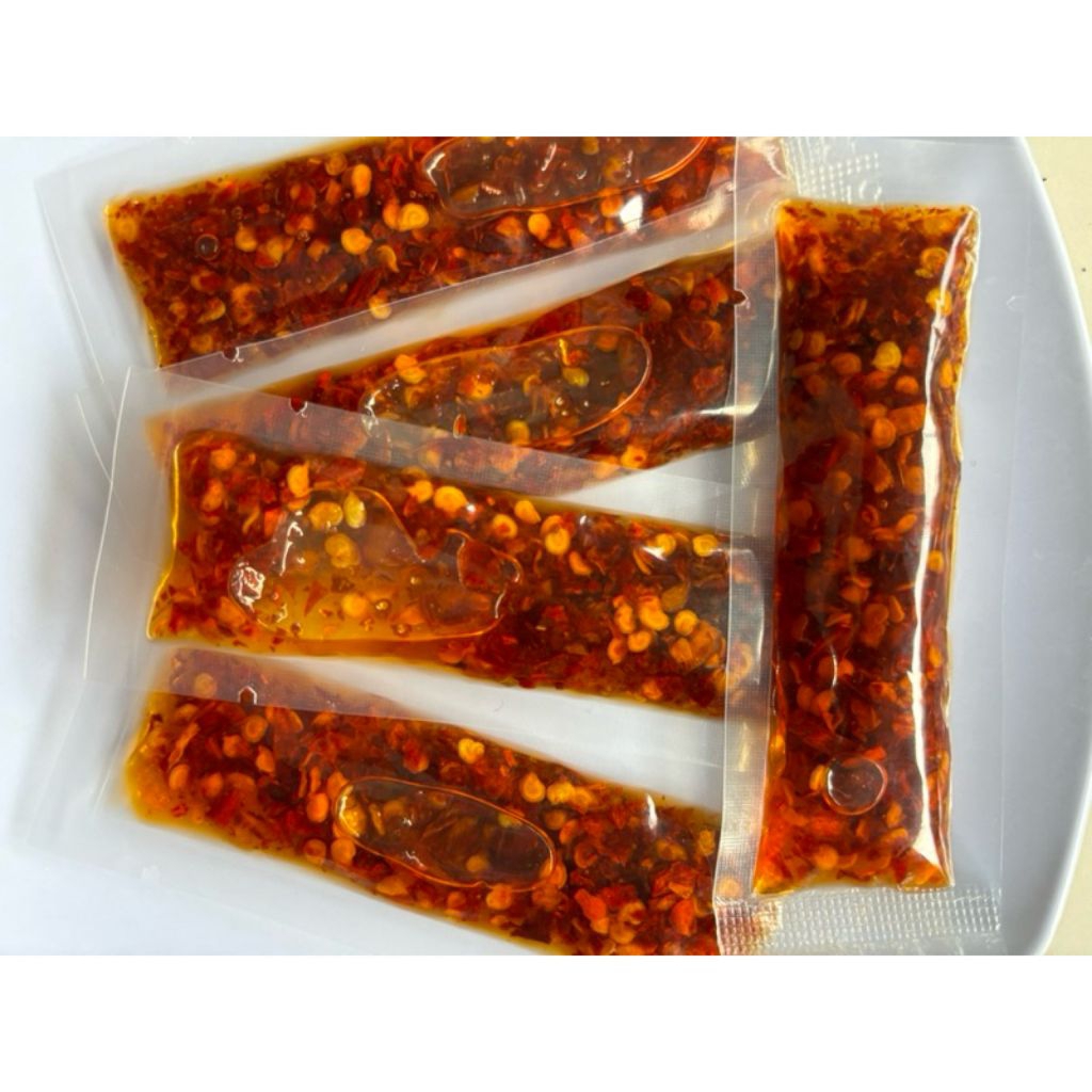

Chili Oil khas ChillssBite Kemasan Sachet 7 gram Praktis Langsung Dikonsumsi