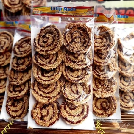 

Intip Madu Manis Asin Jajanan Khas Solo Renyak Enak