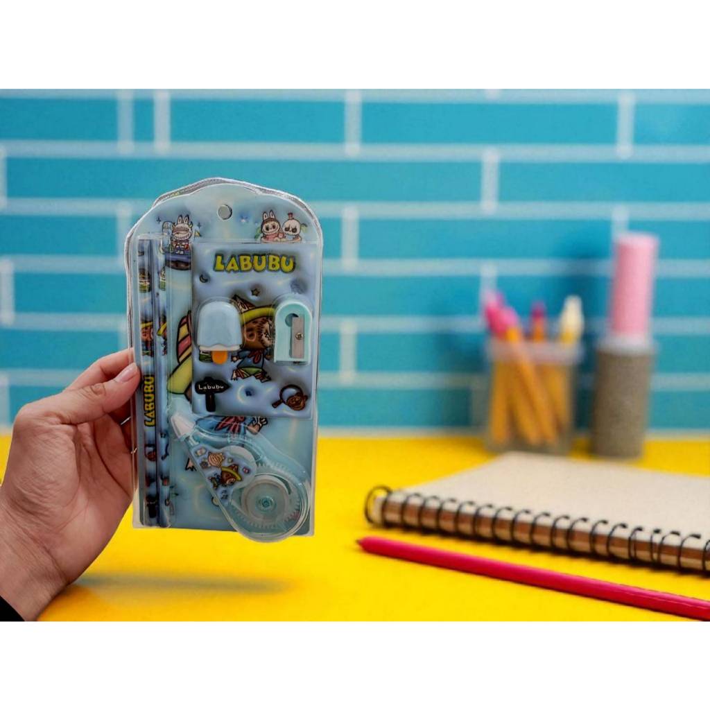 

Paket Alat Tulis Karakter Lucu – Lengkap & Siap Pakai ada tipe x