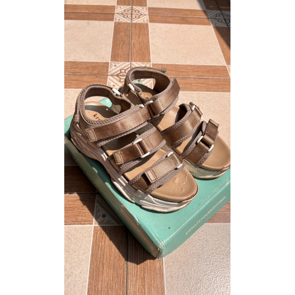 sepatu sandal kronikel preloved
