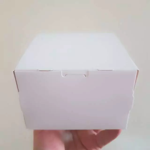 

Dus Isi Korean Garlic Bread Box Hampers Ukuran 11x11x7.5cm