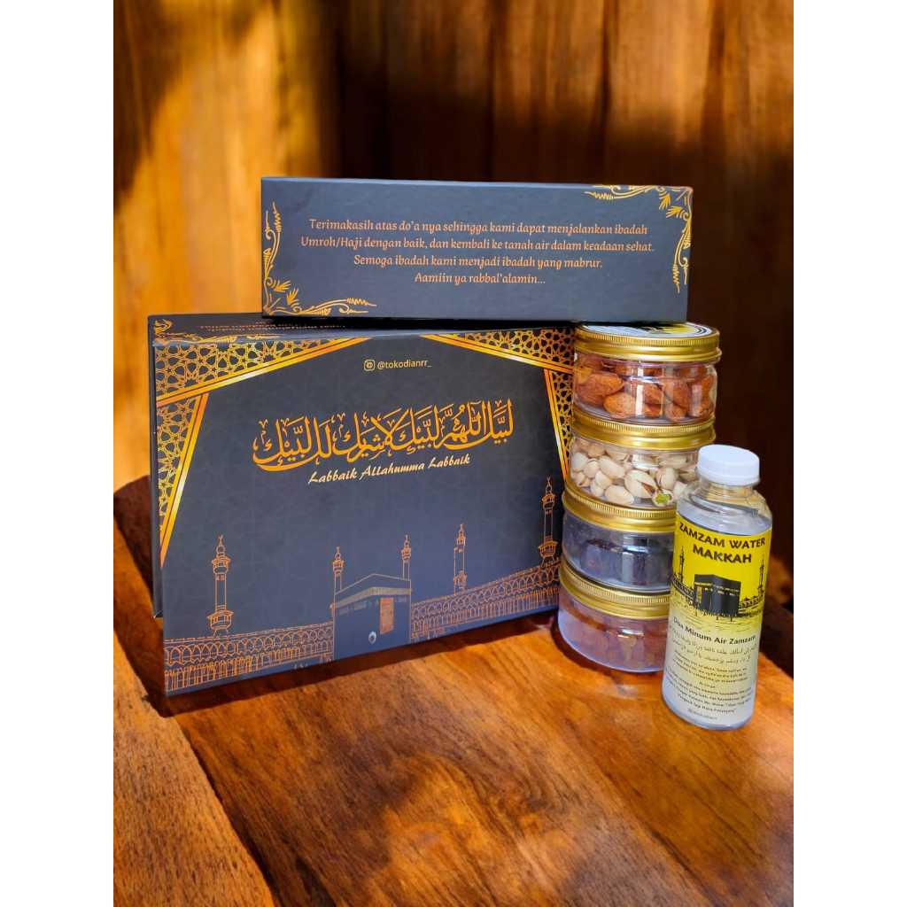 

Paket Gift Kiswah Premium Hardbox | Oleh oleh Haji/Umroh Premium | Hampers Spesial premium | Kurma