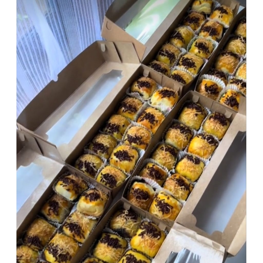 

bolen pisang siap makan 10pch