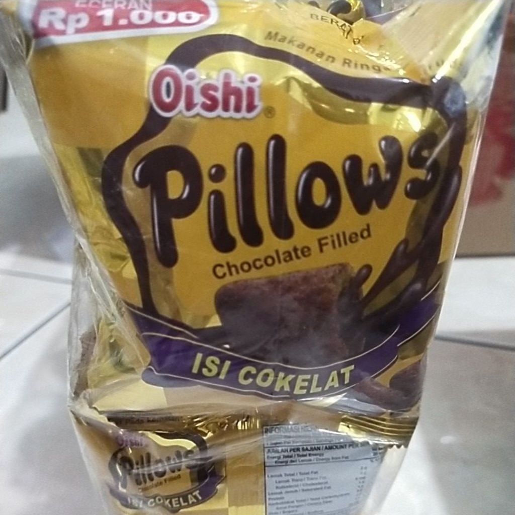 

Pillow Oishi / makanan ringan ekstrudat rasa cokelat isi 20 pcs